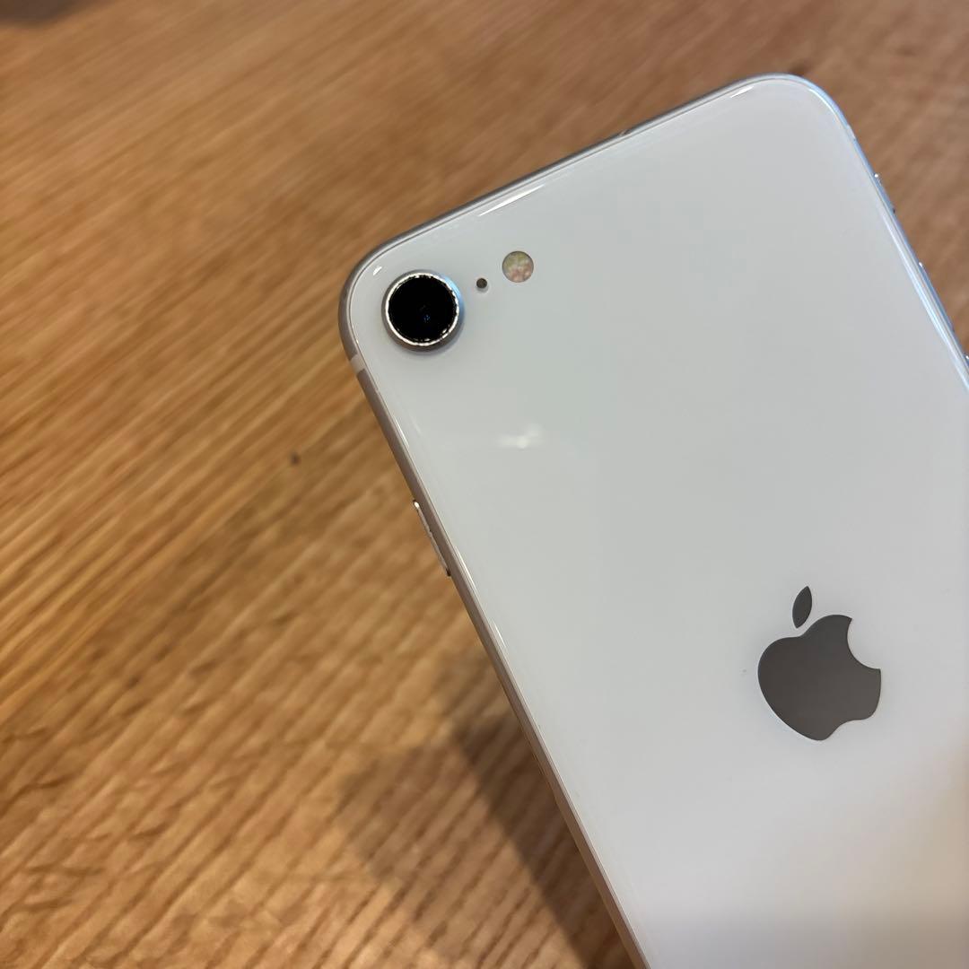 iPhoneSE(第2世代)ホワイト 64G キズあり