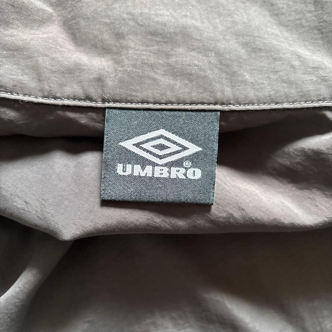 きゃめる　Umbro 9090 ナイロンジャケット