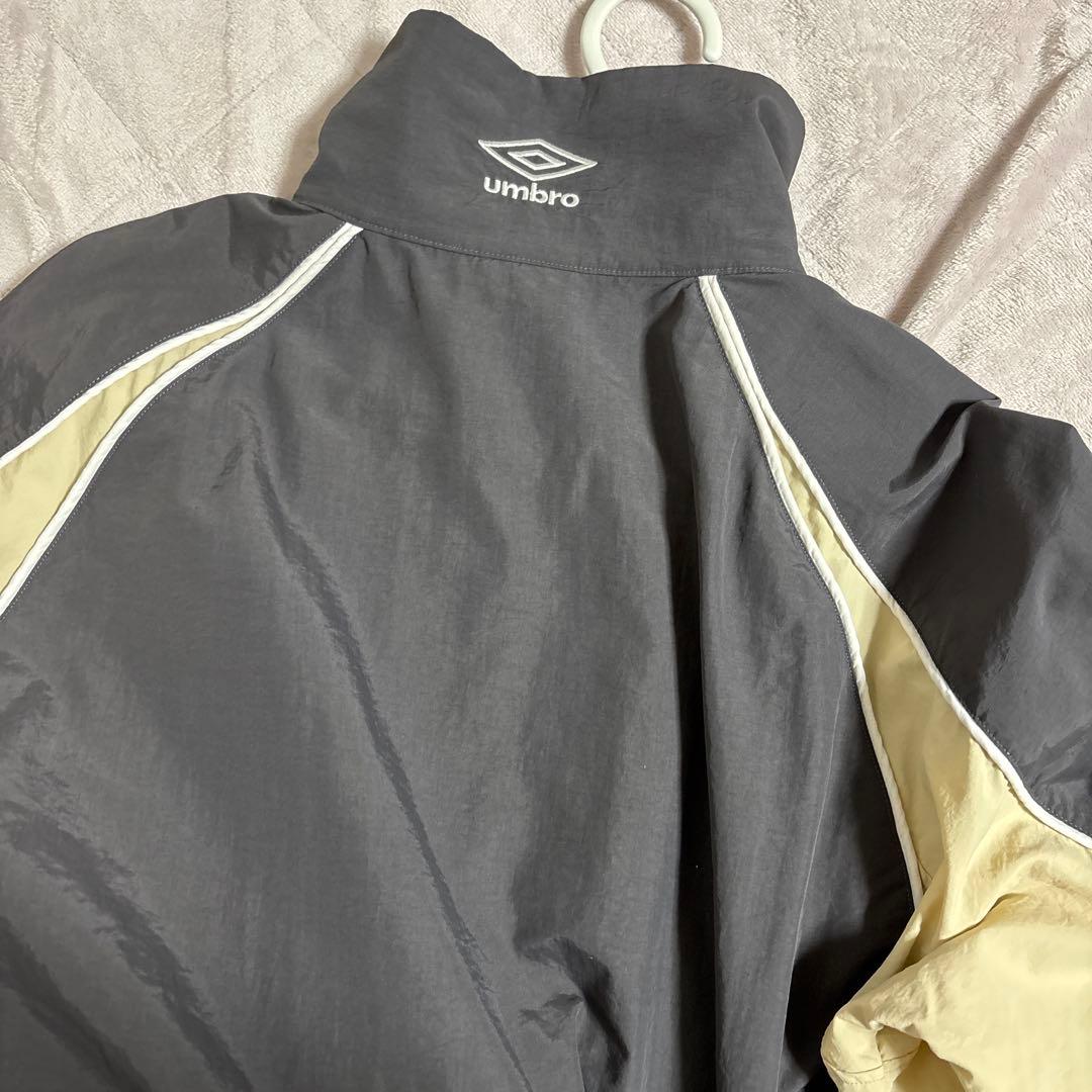 きゃめる　Umbro 9090 ナイロンジャケット