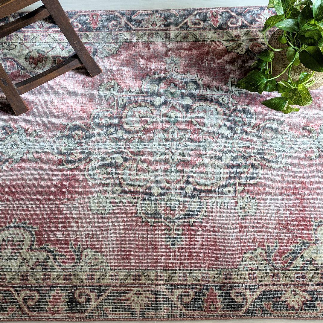 101×200 擦れた赤メダリオン　トルコヴィンテージラグ