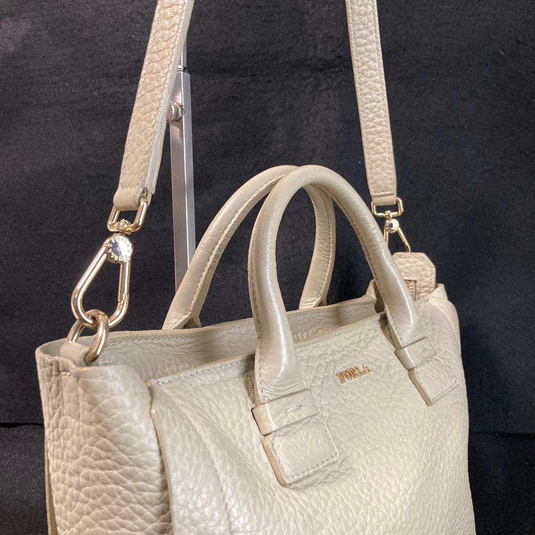 美品　フルラ　カプリッチョS 2wayバッグ　シボ革　グレージュ　イタリア製