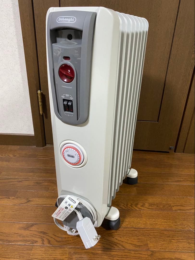 デロンギ　オイルヒーター　8〜10畳用