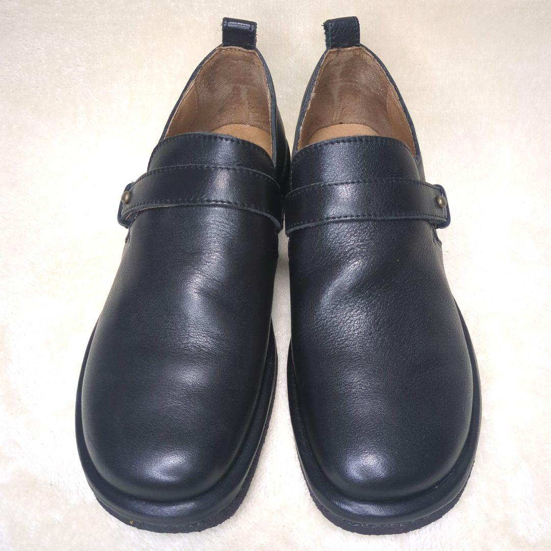 SAYA【美品】23.5 ベルトデザイン スリッポンシューズ レザー　黒