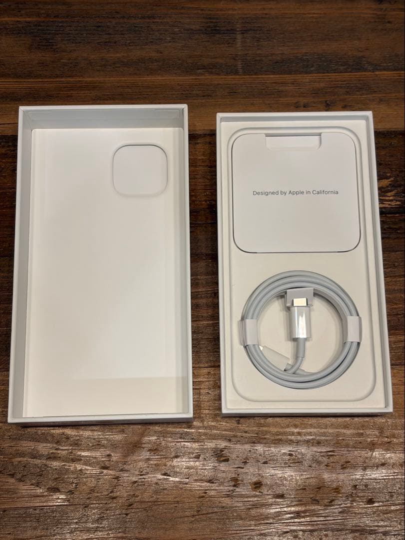 Apple iPhone 13 256GB スターライト【バッテリー交換済み】