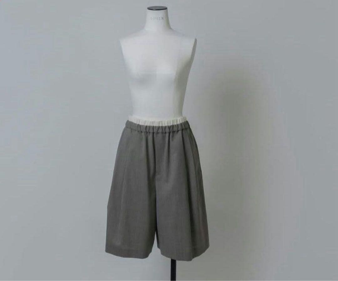 ローヘン lohenグレー ショートパンツ サイズ36