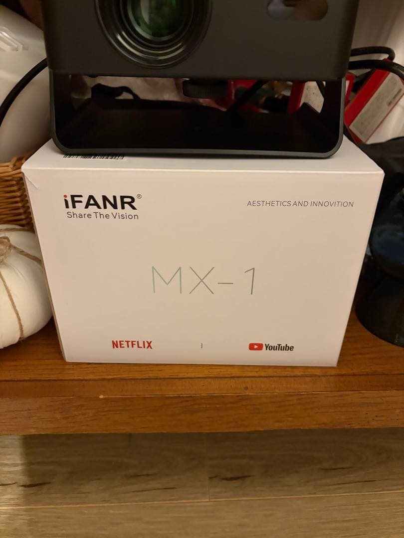 iFANR プロジェクター