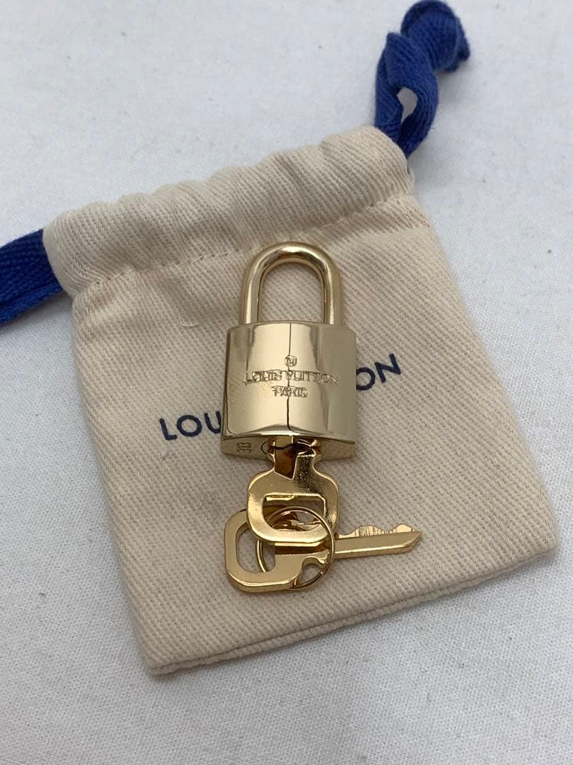 Louis Vuitton ゴールドチャーム 鍵付き