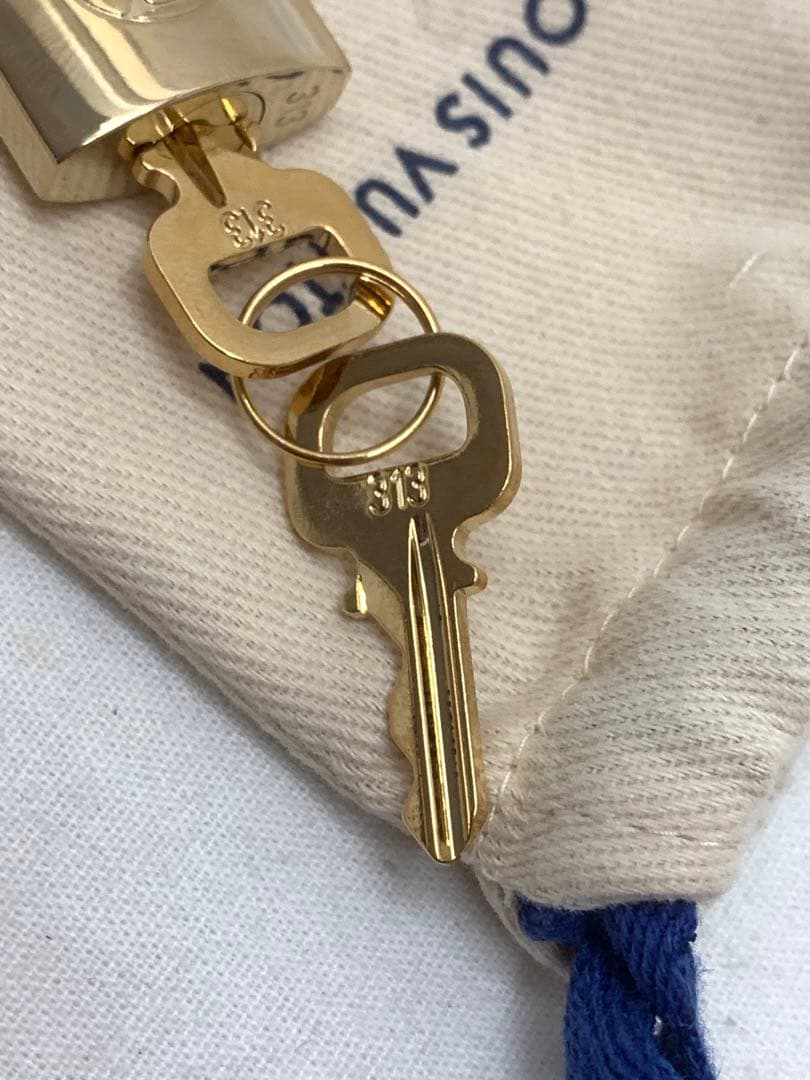 Louis Vuitton ゴールドチャーム 鍵付き