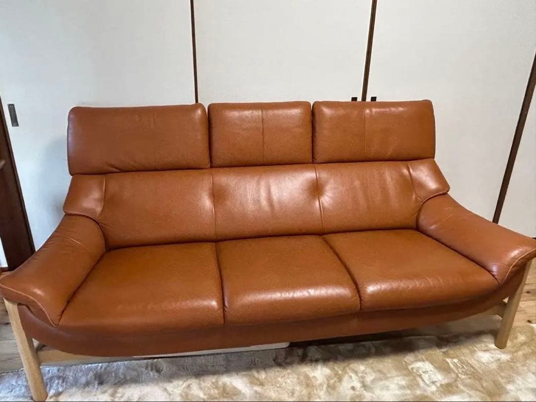 カリモク　３人掛けソファー