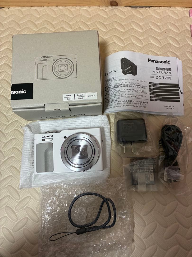 未使用品　panasonic tz99 デジタルカメラ ホワイト