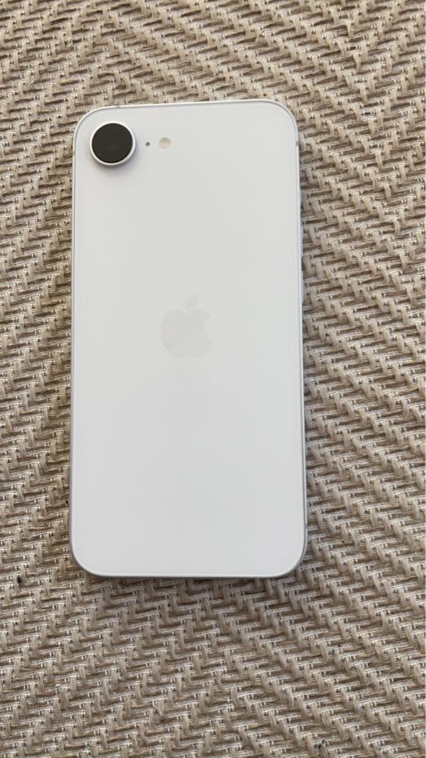 iPhone16e 新品未使用　128GB ホワイト