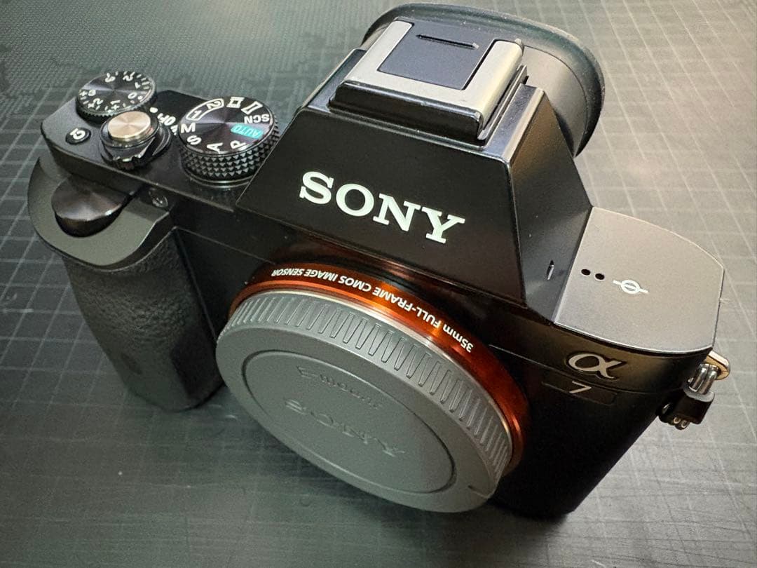 美品 SONY α7 ボディ（ILCE-7）フルサイズミラーレス