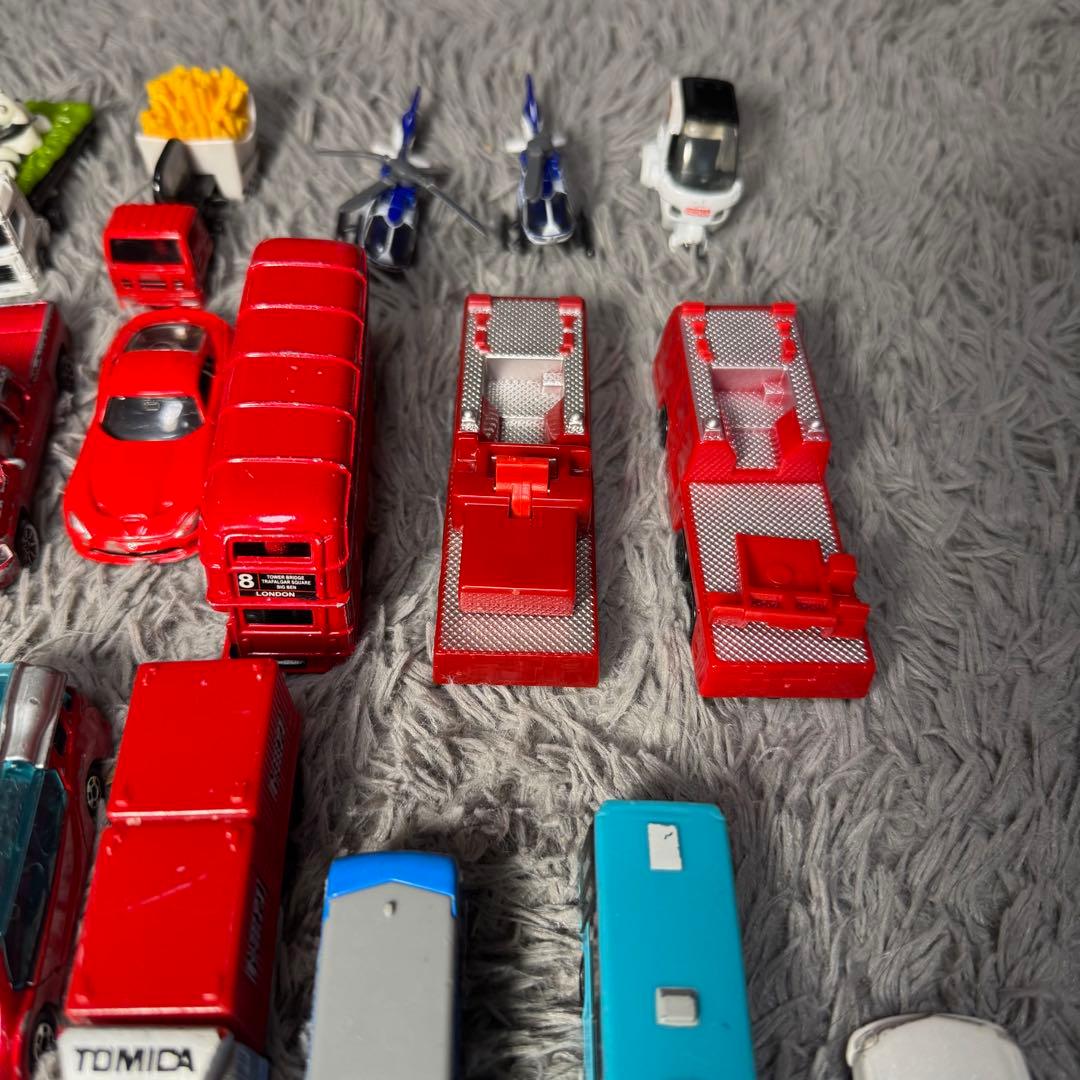 トミカ　ミニカー　129個　カーズ　消防車　救急車　パトカー　キャラクター