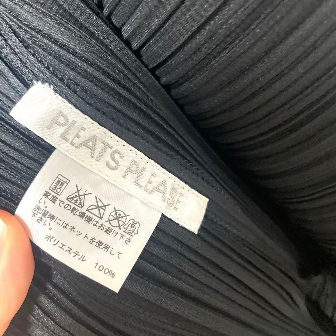 美品【プリーツプリーズ】イッセイミヤケ　3D 立体プリーツ　変形カーディガン　黒