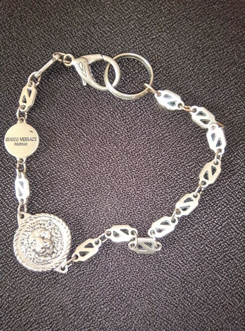 VERSACEベルサーチウォレットチェーンロゴシルバー