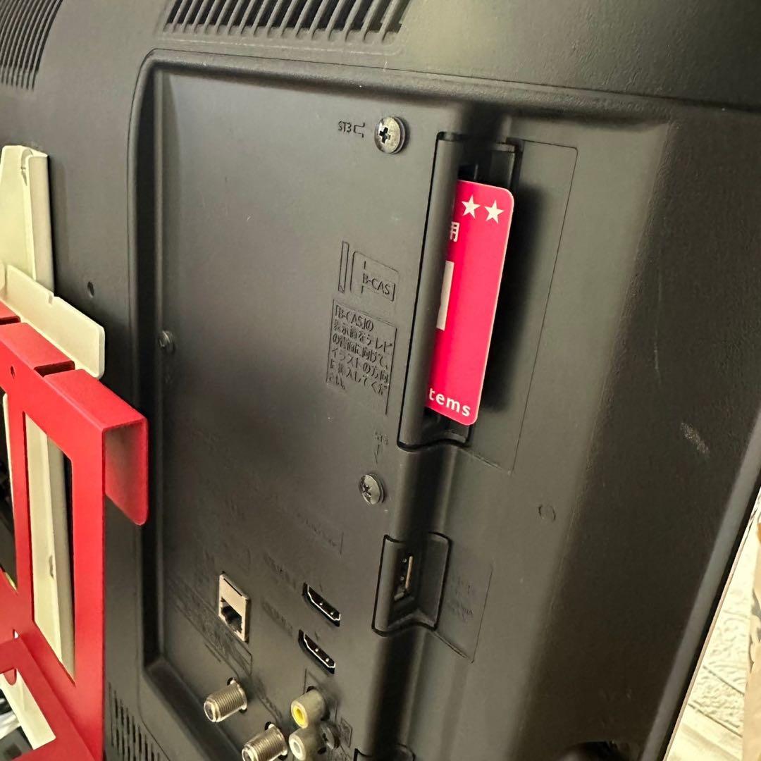 Panasonic パナソニック　TH-32F300 スタンド付き　2018年