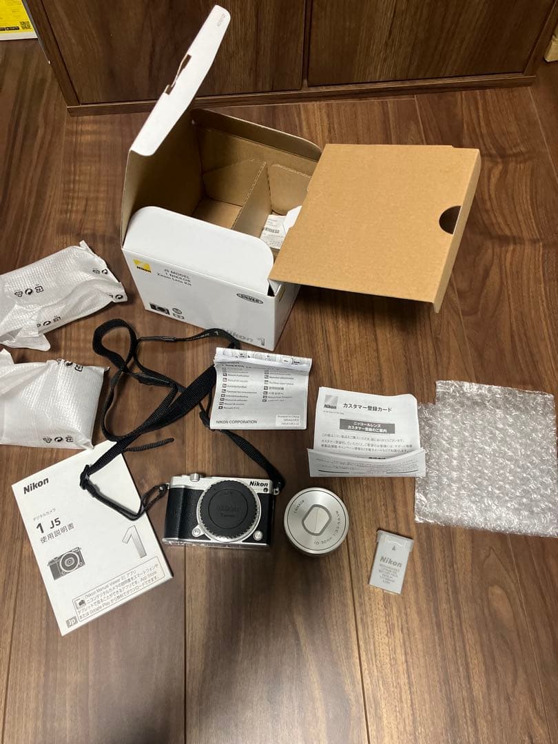 Nikon 1 J5 ダブルレンズキット 18.5mm&10-30mm