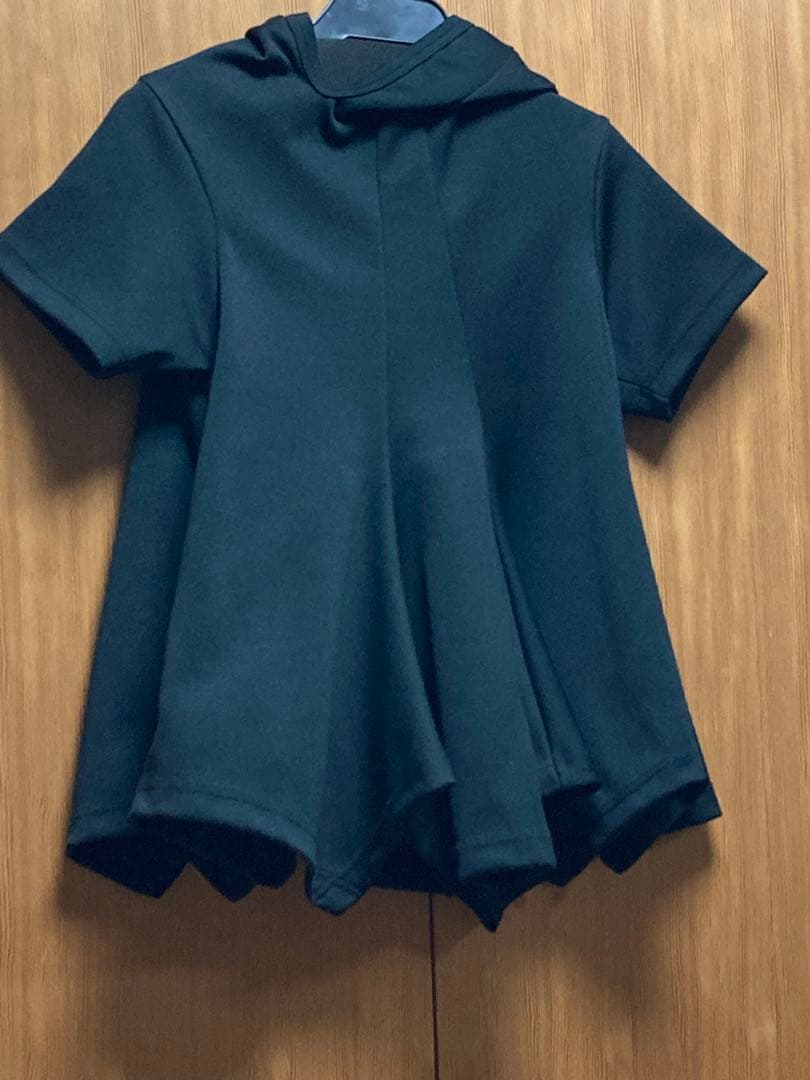 コムデギャルソン　フード付きフレアーカットソー