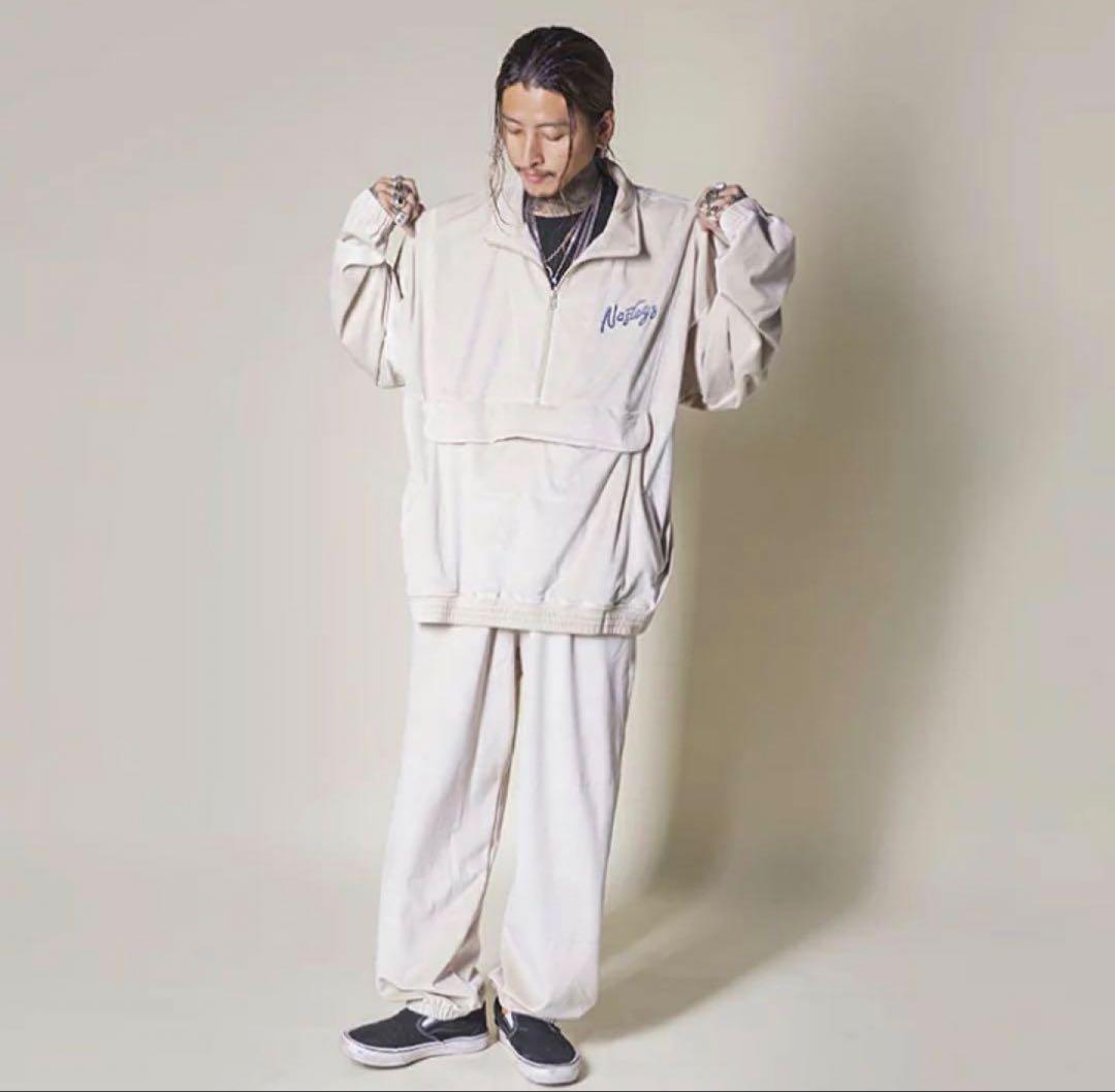 森下直哉着用 Nastoys ベロアセットアップ