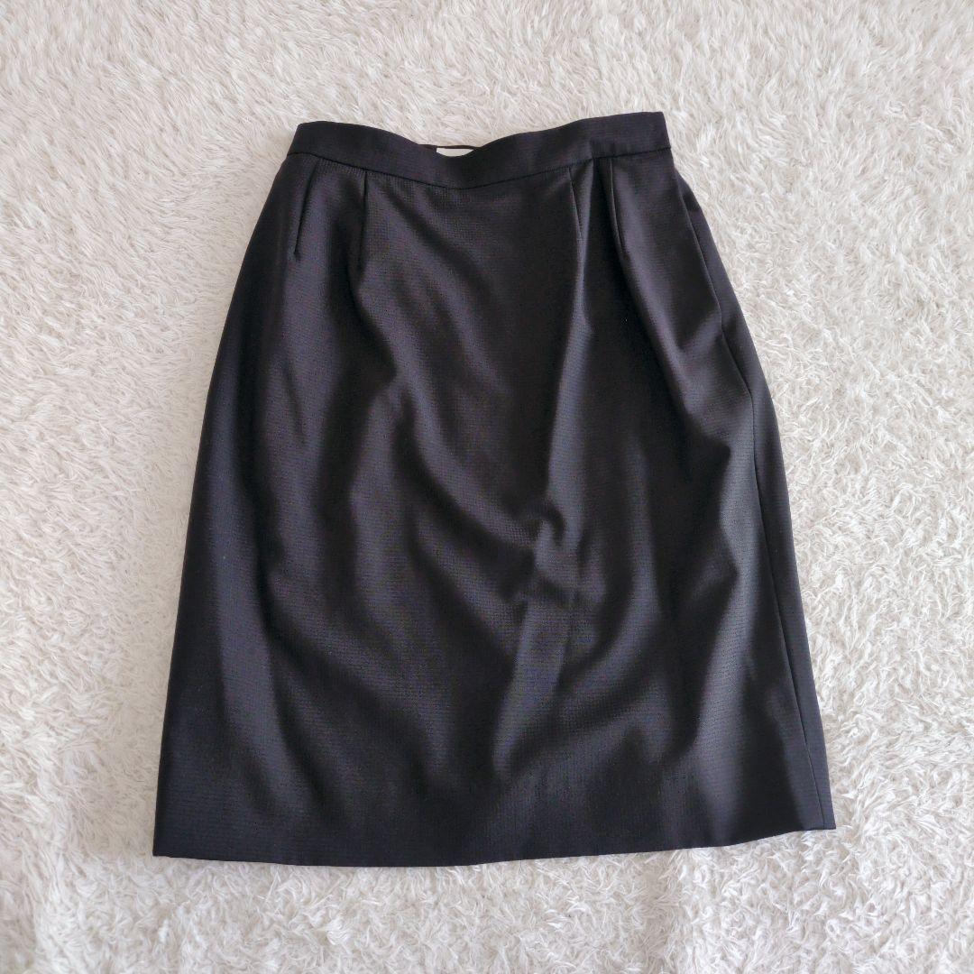 イヴサンローラン　ノーカラースカートスーツ　セットアップ　黒