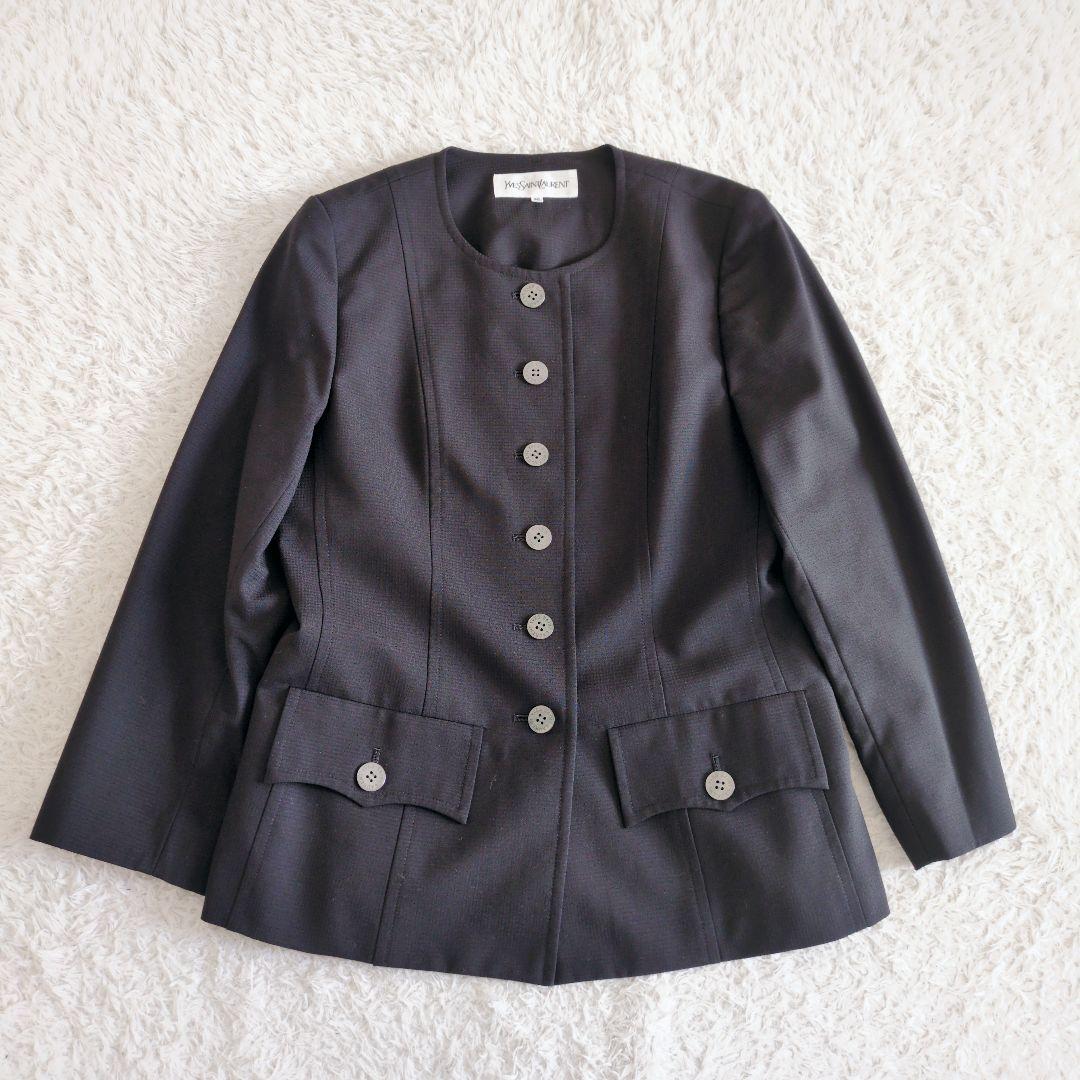 イヴサンローラン　ノーカラースカートスーツ　セットアップ　黒