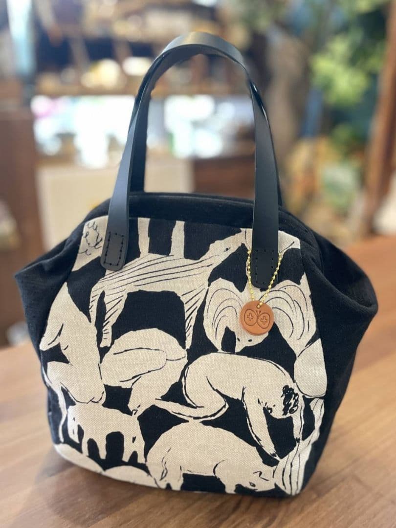 『2つの柄が楽しめる丸みを帯びたニュームバッグ』口金　⚮̈ミナペルホネン⚮̈