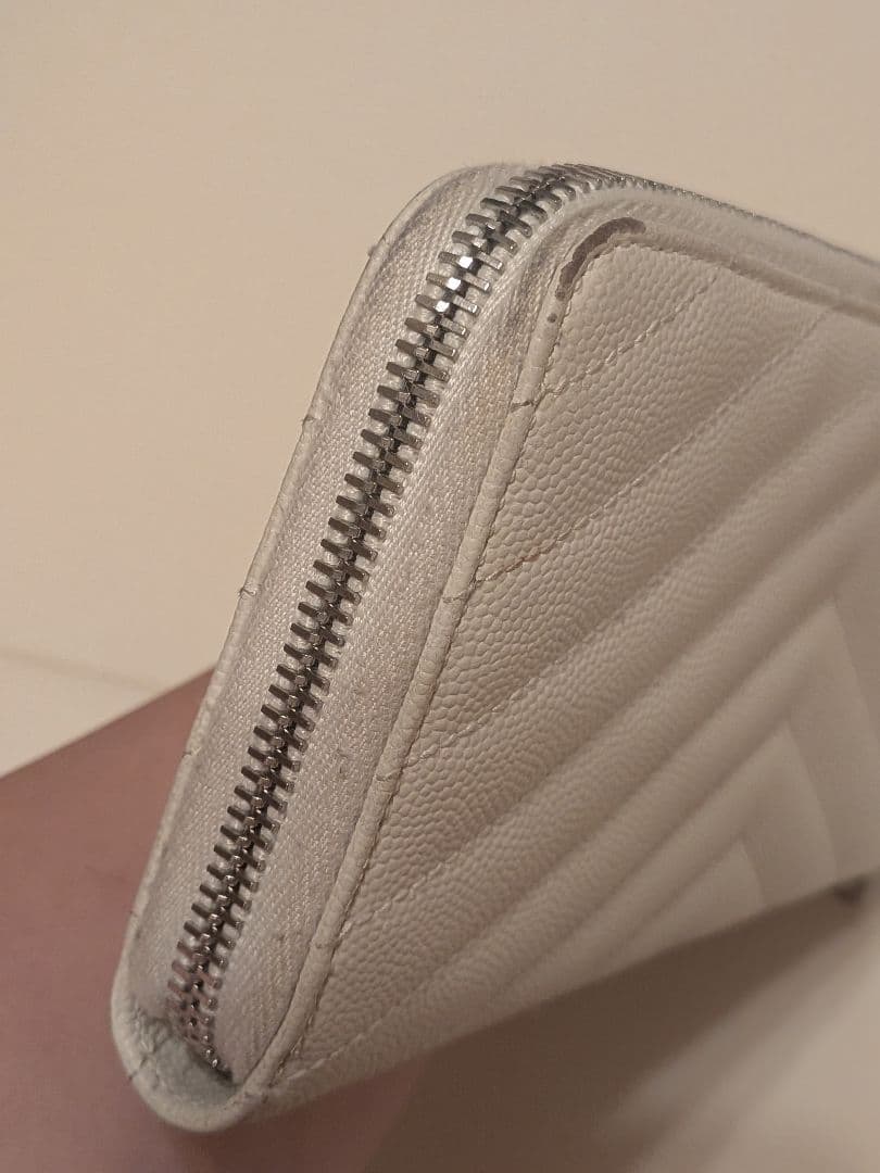 YSL ホワイト キルティング 長財布