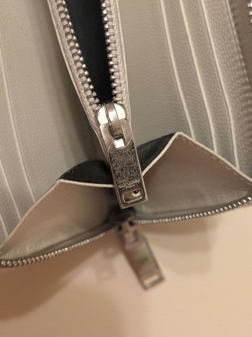 YSL ホワイト キルティング 長財布