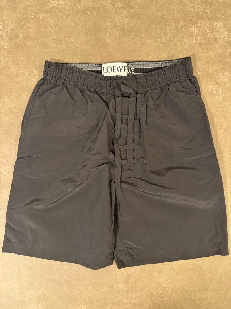 LOEWE ショートパンツ