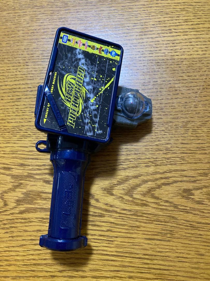 メタルファイトベイブレード約50個と競技用スタジアムのセット