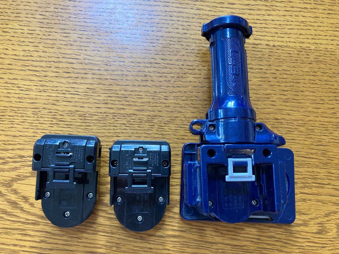 メタルファイトベイブレード約50個と競技用スタジアムのセット