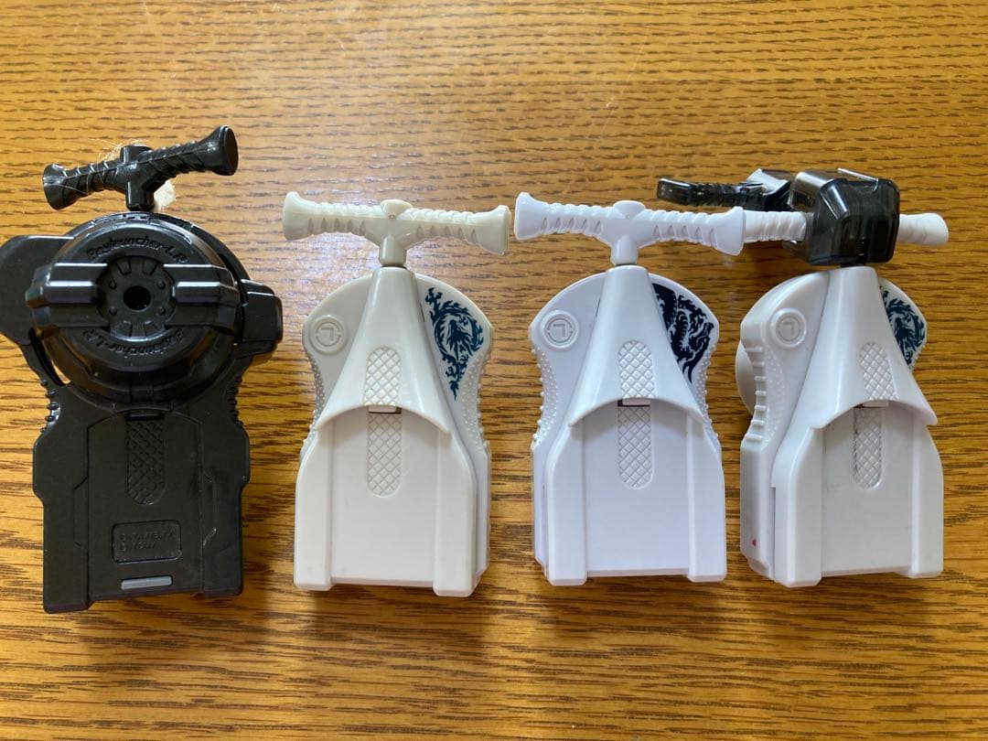 メタルファイトベイブレード約50個と競技用スタジアムのセット