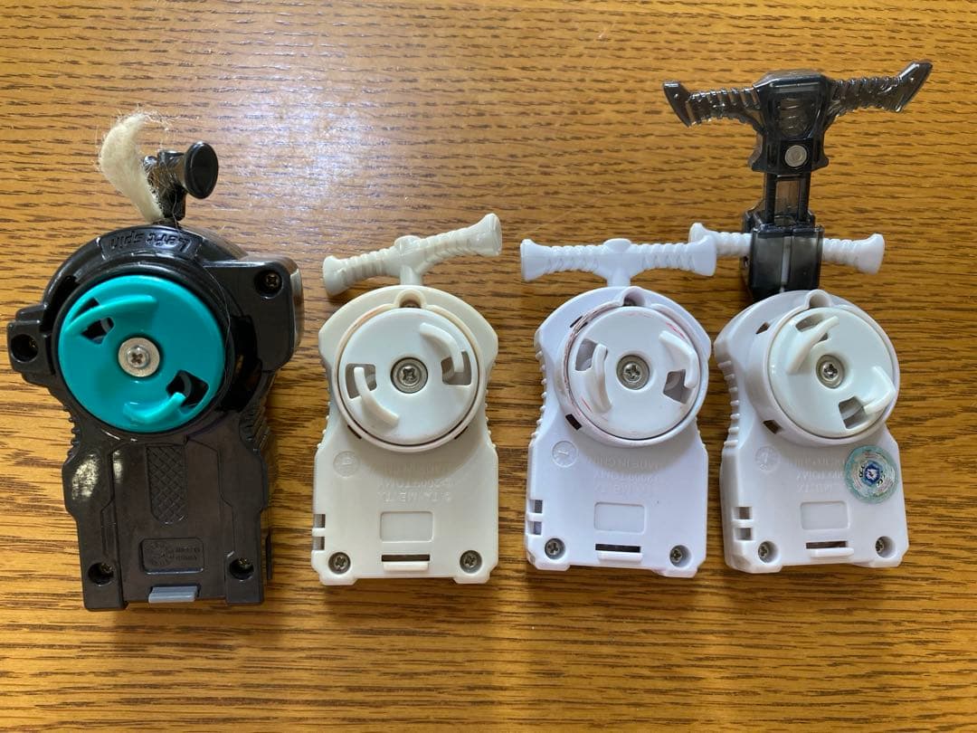 メタルファイトベイブレード約50個と競技用スタジアムのセット