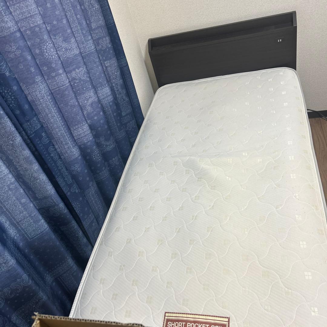 急募【美品】◇ニトリ　ベッドフレーム　シングル　コンセント・収納・マットレス付