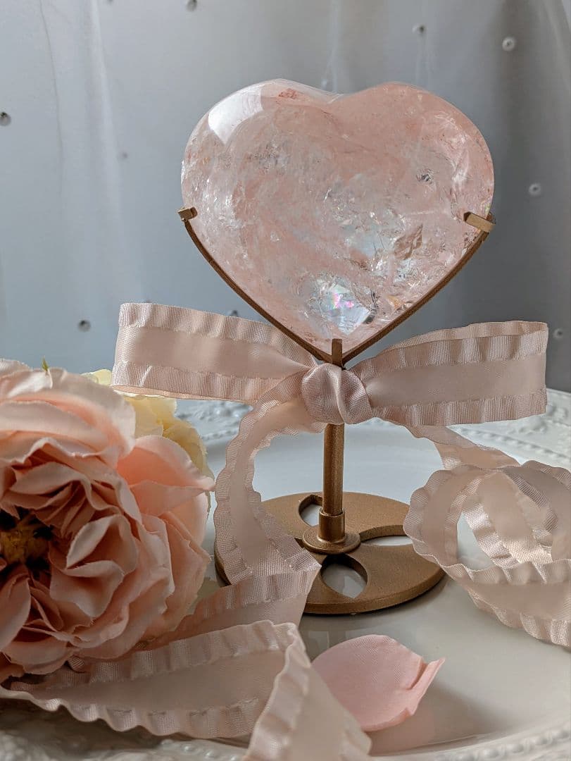 ♡ピンクアゼツライト（通称） 濃ピンク　クリアクォーツ♡　ぷっくりハート