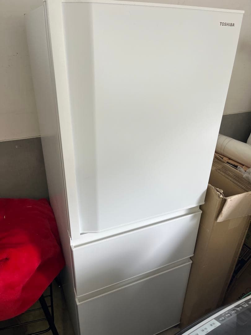 【美品】TOSHIBA 冷凍冷蔵庫 GR-V33SC (WU) 2024年製