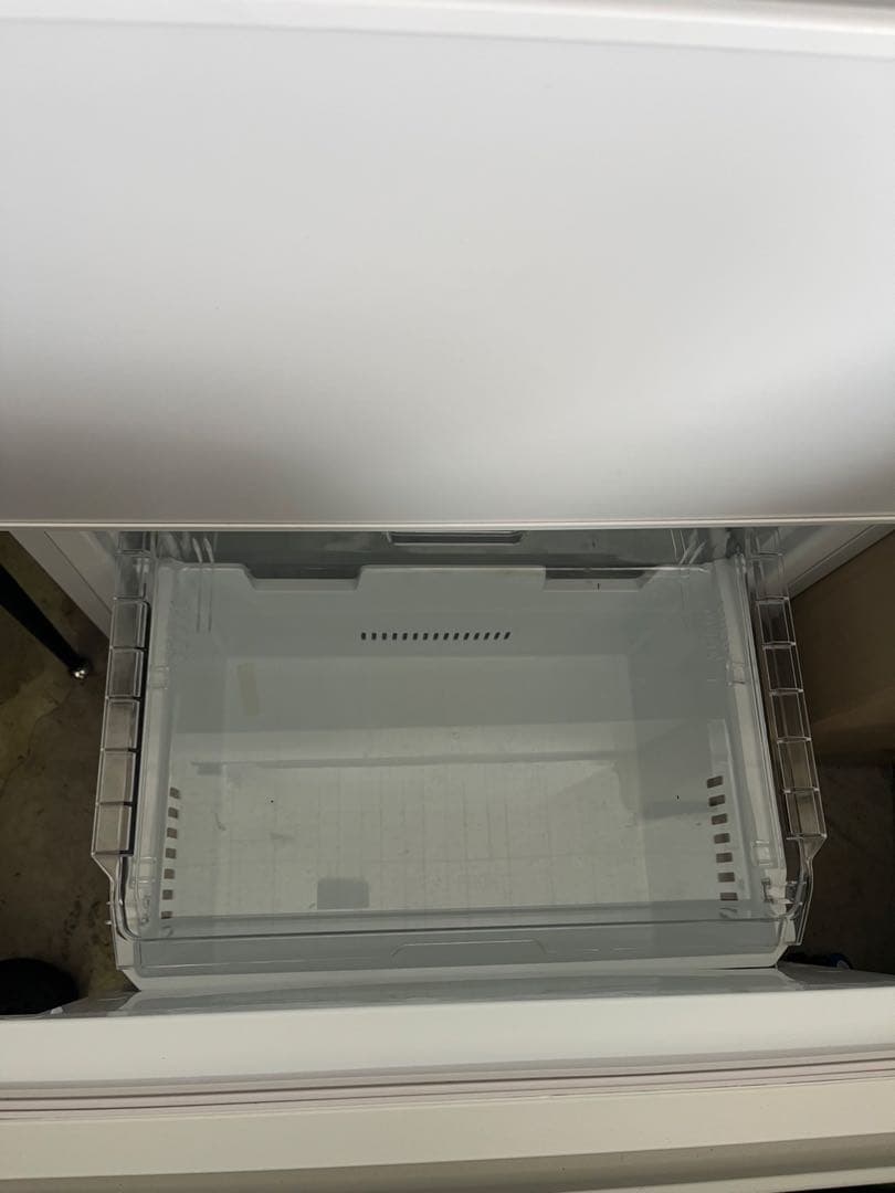 【美品】TOSHIBA 冷凍冷蔵庫 GR-V33SC (WU) 2024年製