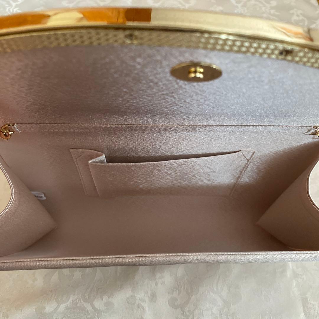 【美品】東京ソワール　プリーツデザインのパーティーバッグ