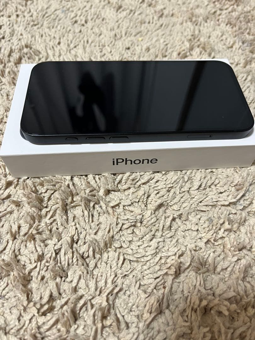 【美品】 iPhone16e 128GB 本体 ホワイト カバー2個付き