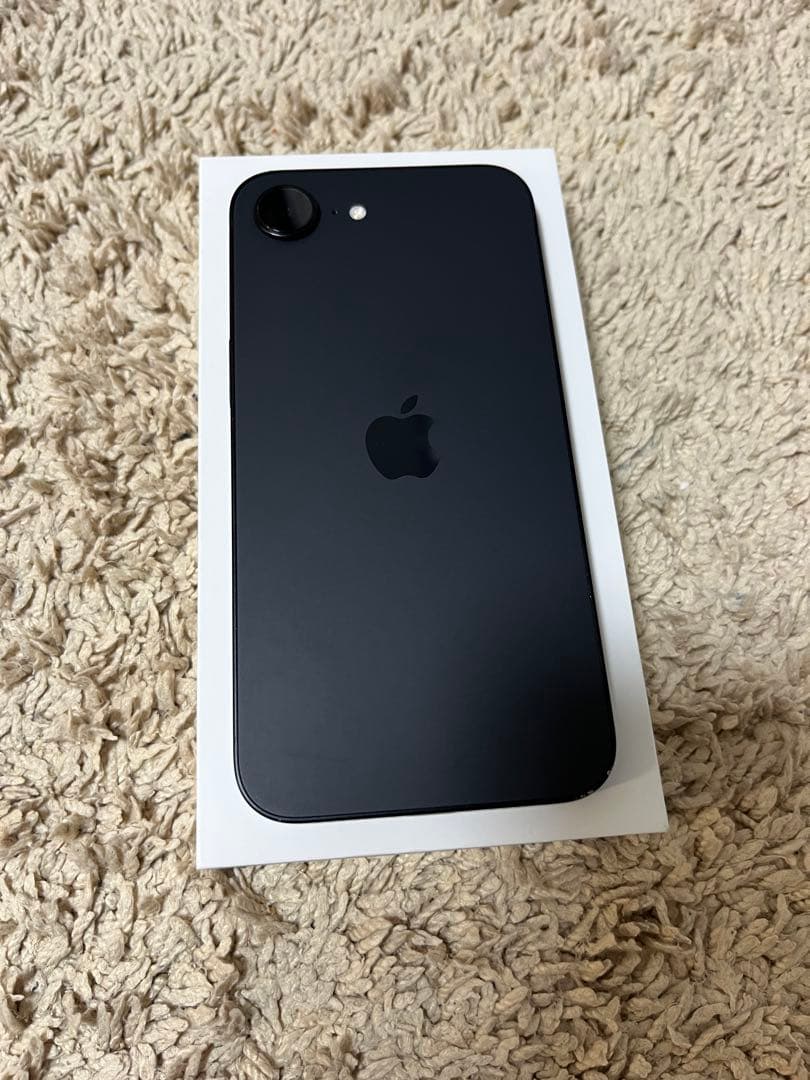 【美品】 iPhone16e 128GB 本体 ホワイト カバー2個付き