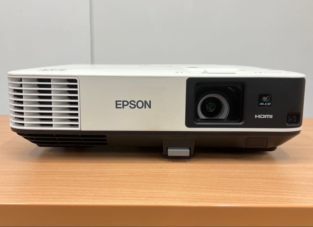 EPSON　プロジェクター　EB-2065