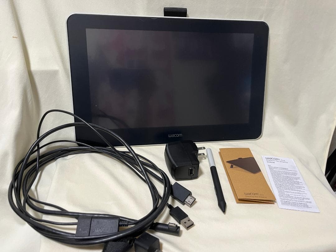 【中古】Wacom One 13.3インチ　ペンタブ【箱付】