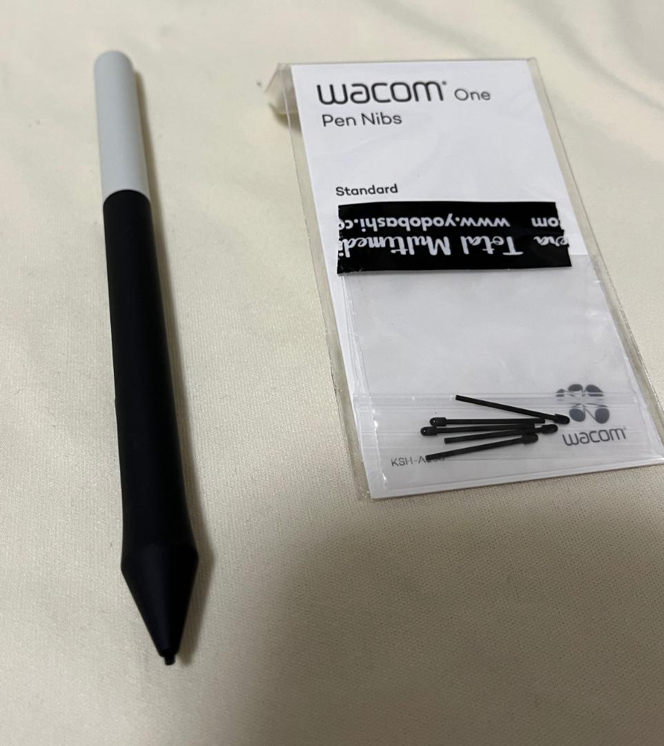 【中古】Wacom One 13.3インチ　ペンタブ【箱付】