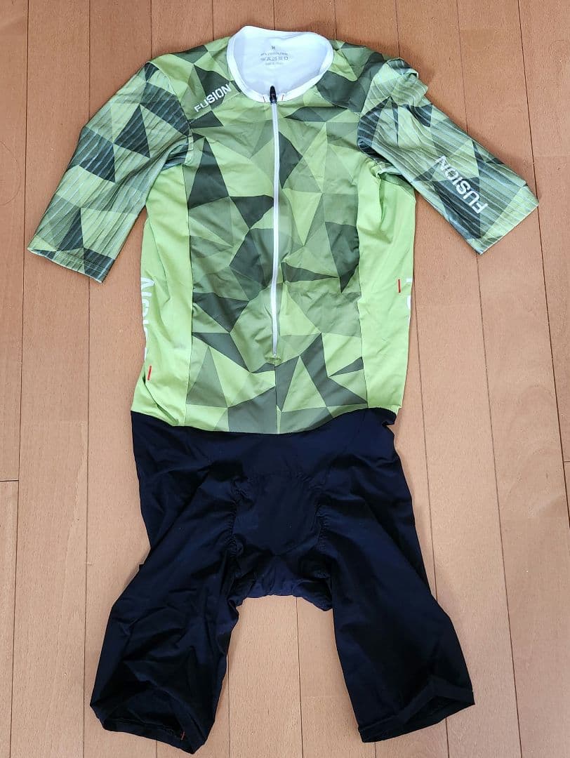 ★大幅値下げ 美品 fusion テンポ トライスーツ