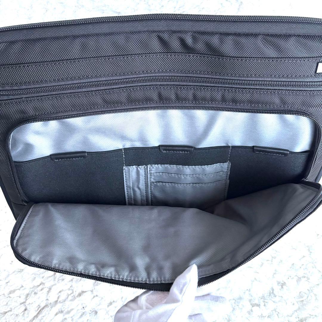 ★美品★【TUMI トゥミ】ラージラップトップカバー PCケース クラッチバッグ