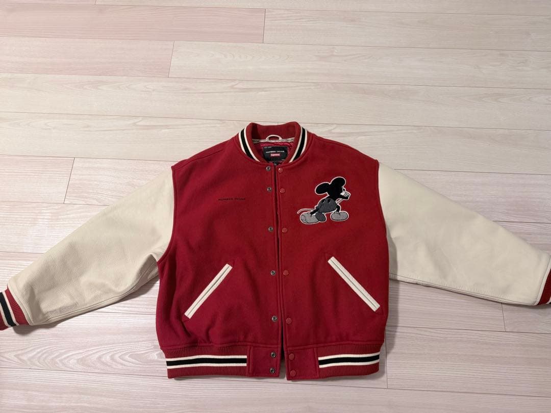 Supreme Number (N)ine Mickey Mouseスタジャン赤