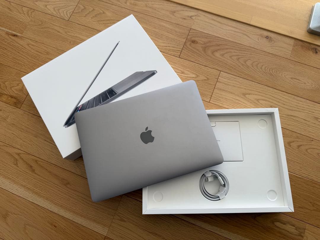 MacBook本体 Apple MacBook Pro 13inc,2020 MWP42J/A