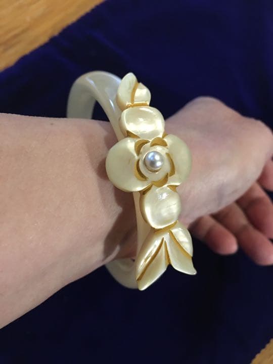 ヴィンテージ　ルーサイトバングル　フランスヴィンテージ