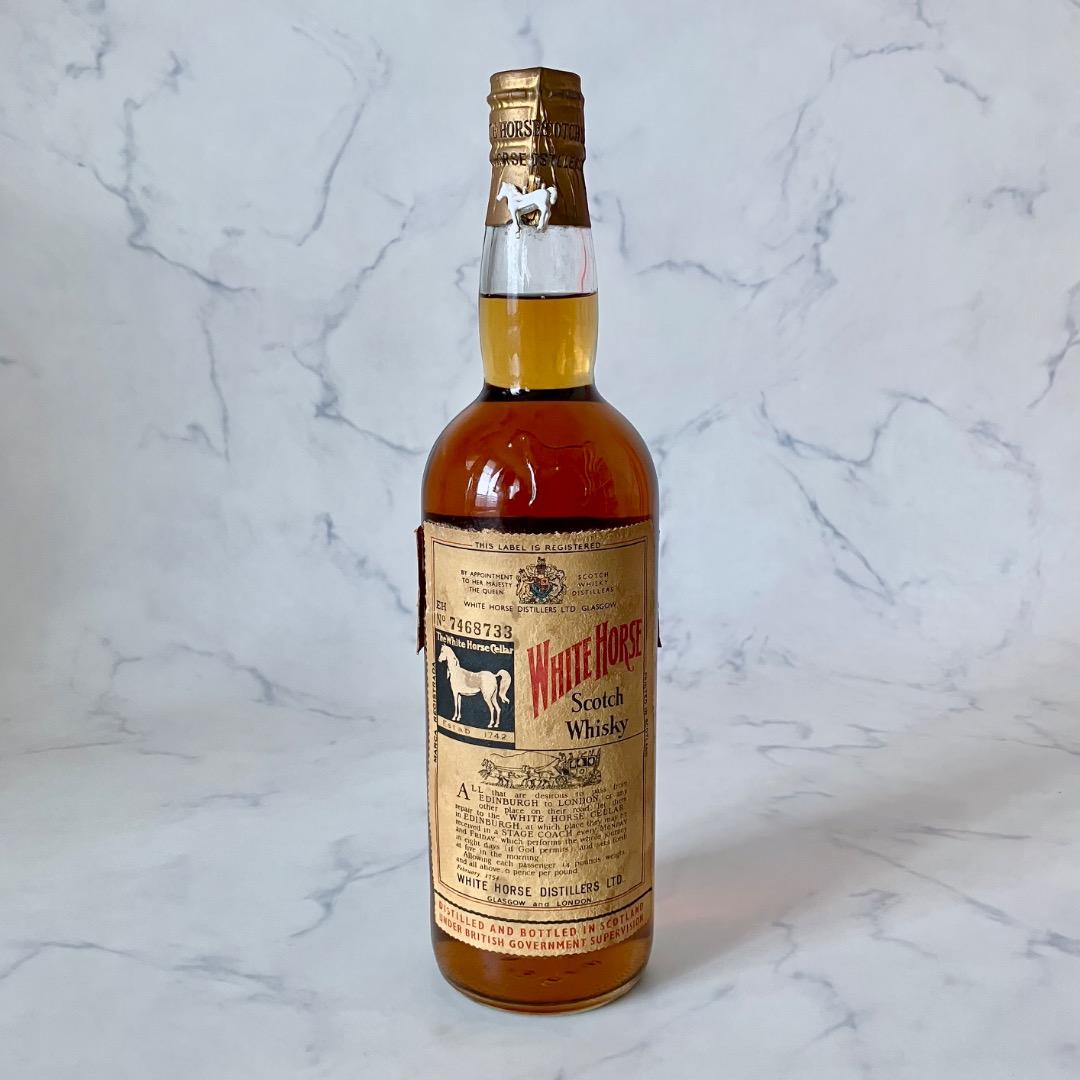 【未開栓】白馬のフィギュア付き ホワイトホース スコッチウイスキー 750ml