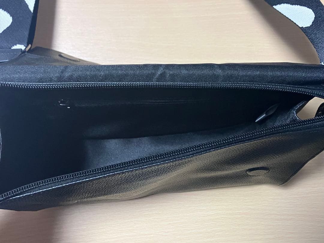 イアパピヨネ　柄ワイドテープショルダーバッグ　ダルメシアン柄